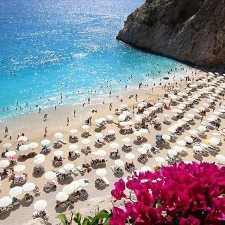 Merkezde Havuzlu Apartment Kalkan