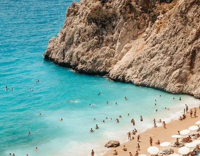 Merkezde Havuzlu 公寓 卡尔坎